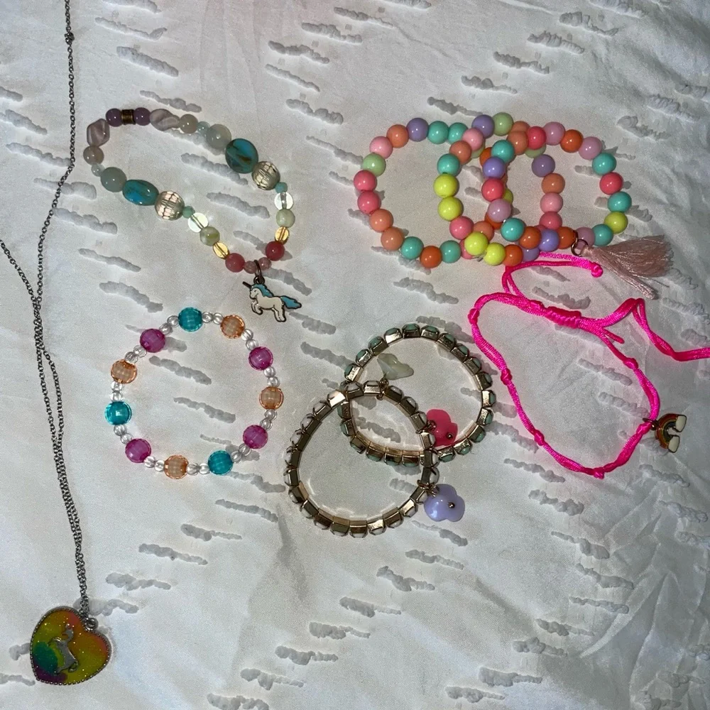 EUC Girls Fuzzy Fox Case/Bag & Costume Jewelry Bundle